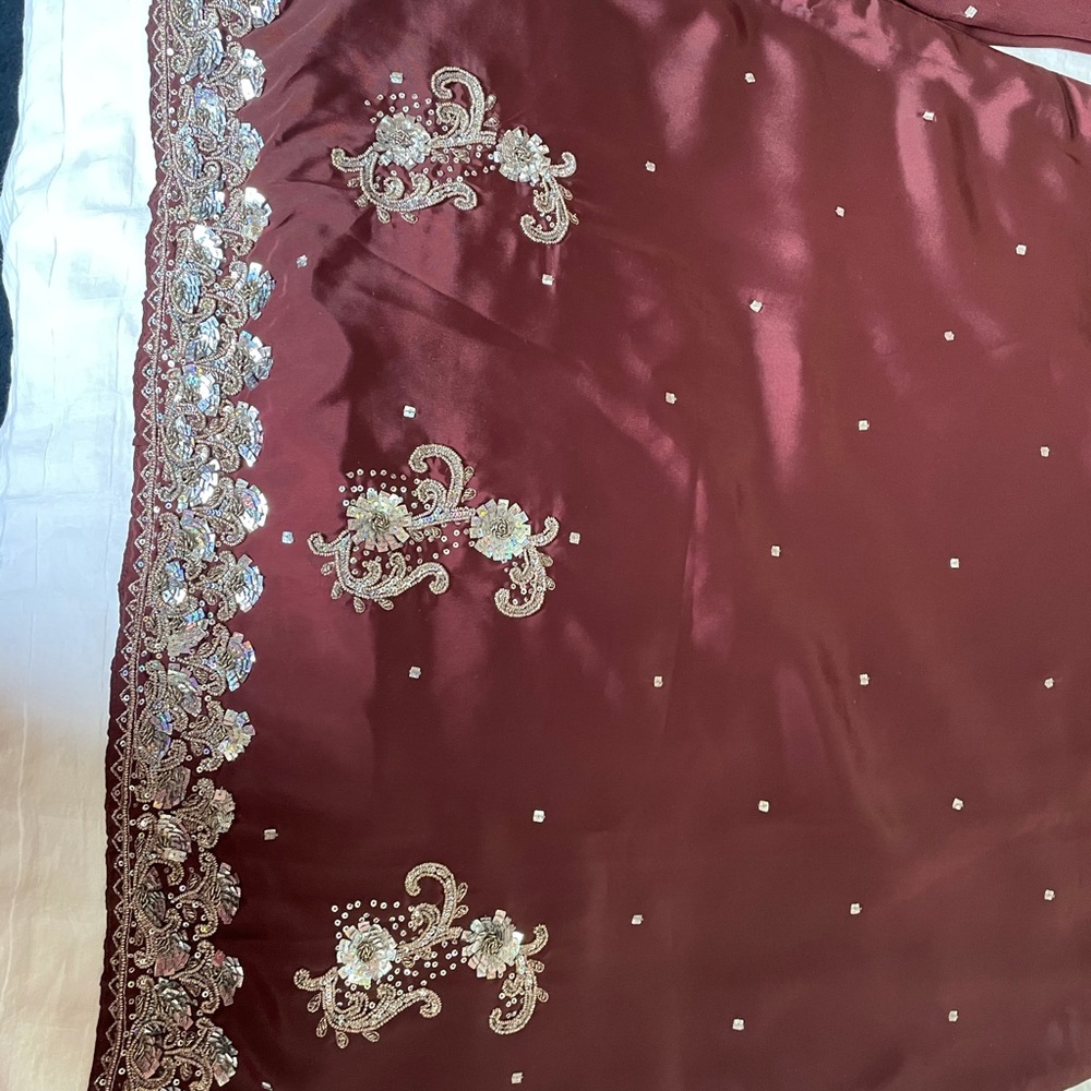 Indian suit - Picture 4 of 7